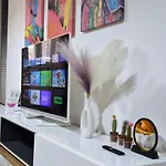 Apartamento Aerodrom Srna Sunrise Self Check In & Free Parking