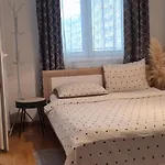 Appartamento Aerodrom Srna Sunrise Apartment Self Check In & Free Parking Skopje