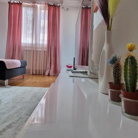Srna Lux Aerodrom Apartment Skopje