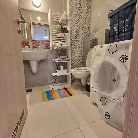 דירה Srna Lux Aerodrom With Rent A Car סקופיה