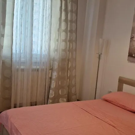 Srna Lux Aerodrom With Rent A Car * Skopje