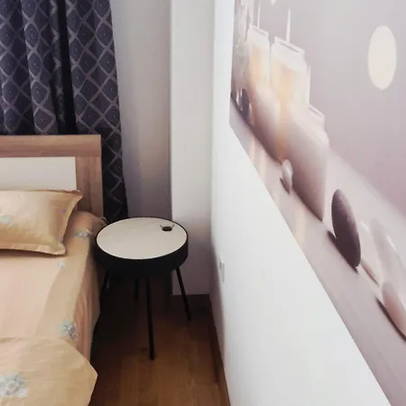 Apartament Srna Lux Aerodrom With Rent A Car