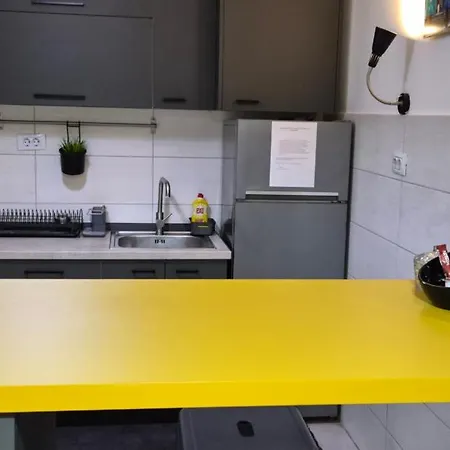 Aerodrom Golden Apartment Self Check In & Free Parking