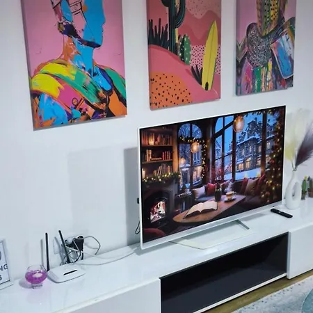 Aerodrom Golden Apartment Self Check In & Free Parking 아파트 스코페