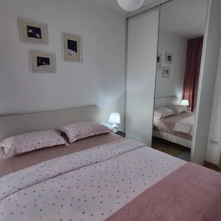 Srna Sunrise Two Bedrooms Apartamento *