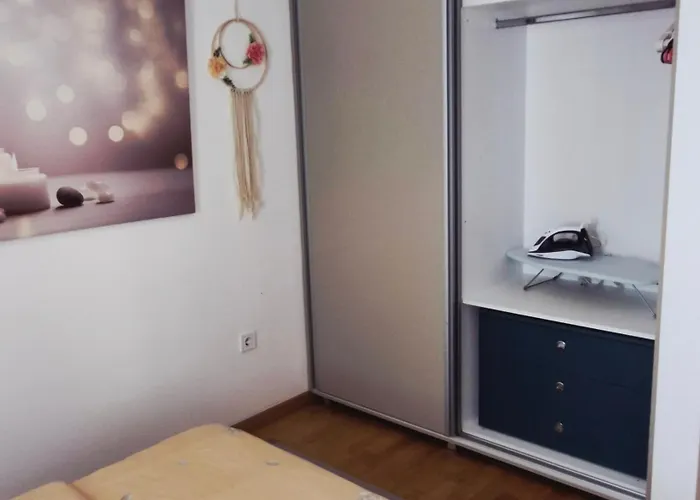 Aerodrom Golden Apartment Self Check In & Free Parking