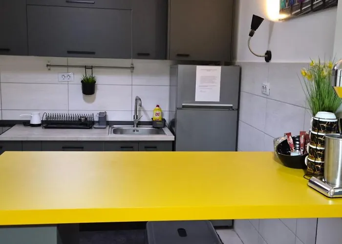 Aerodrom Golden Apartment Self Check In & Free Parking