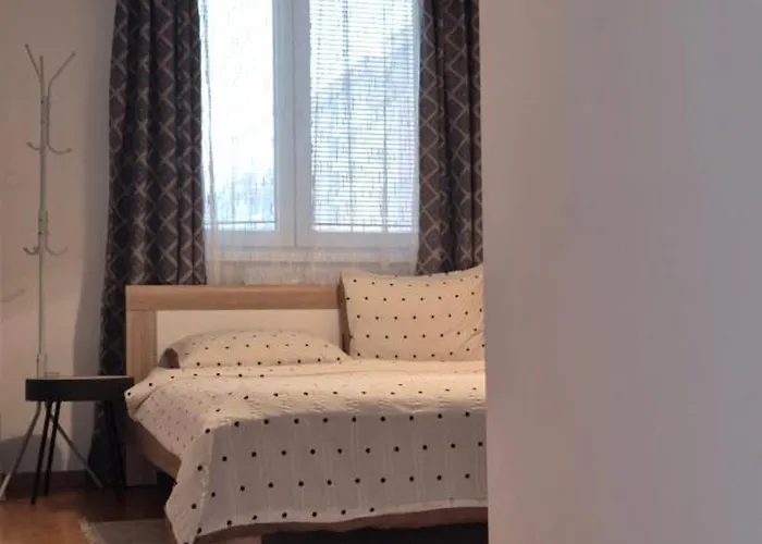 Aerodrom Golden Apartment Self Check In & Free Parking * 스코페