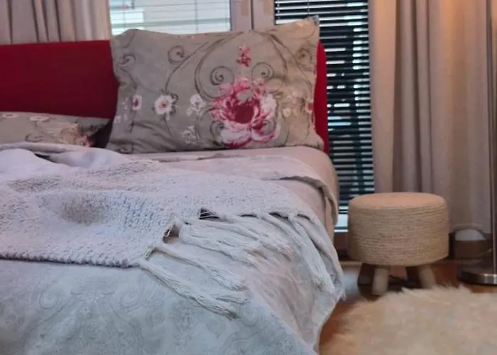 Apartment Aerodrom Golden Apartment Self Check In & Free Parking